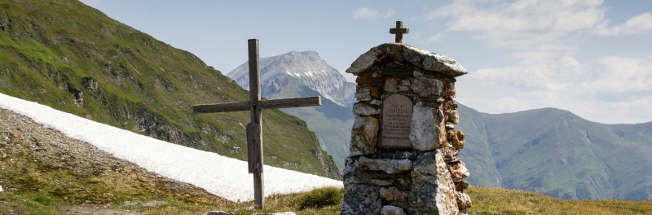 Klein und Flurdenkmäler.